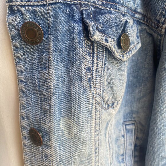 American Eagle Distressed Jean Jacket Size XL - Picture 3 of 15